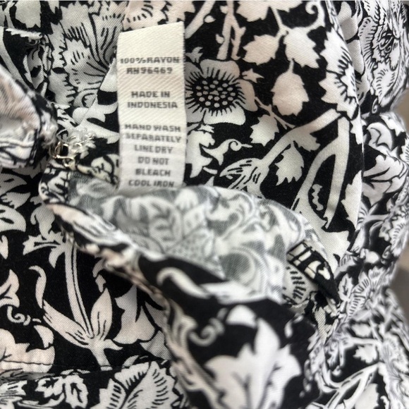 Boho Black White Floral Halter Top Sleeveless High Neck Summer Festival Blouse - Picture 5 of 5